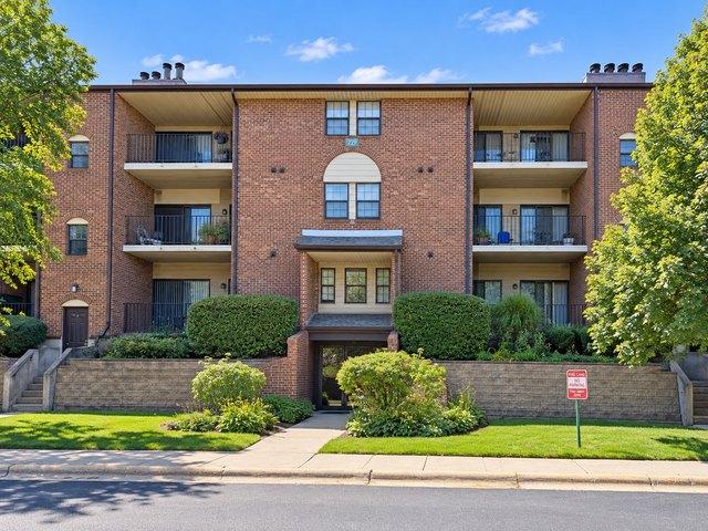 Condo for sale in Buffalo Grove, Illinois