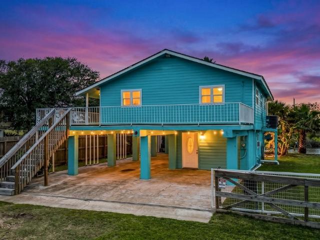 House for sale in Hitchcock, Texas