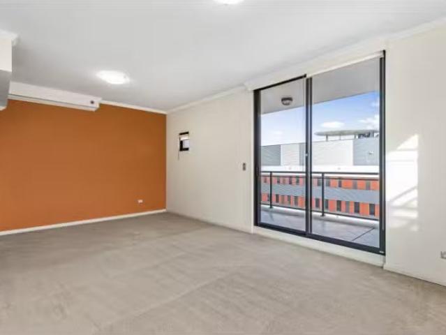 Apartment for rent in Lower North Shore, Sydney