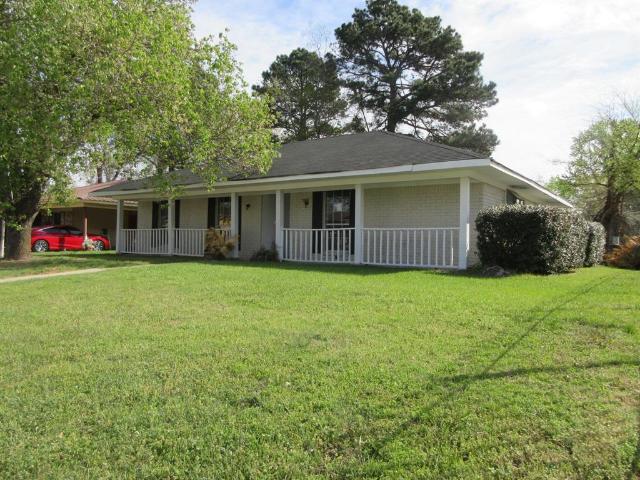 House for sale in Chateau Village, Shreveport