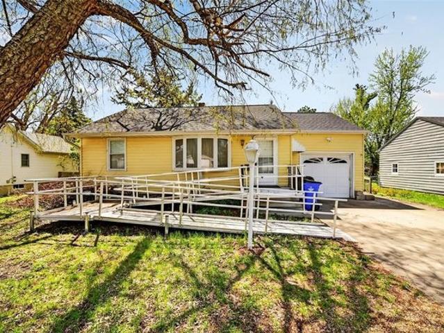 House for sale in Linn, Iowa