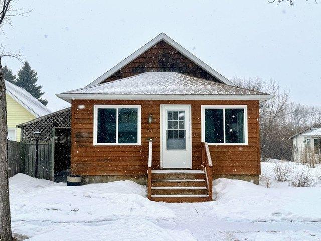 House for sale in Devils Lake, North Dakota