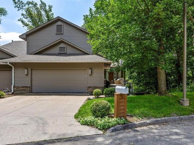 Condo for sale in Linn, Iowa