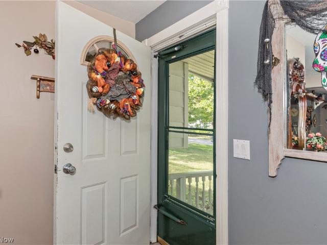 House for sale in Lakeline, Eastlake
