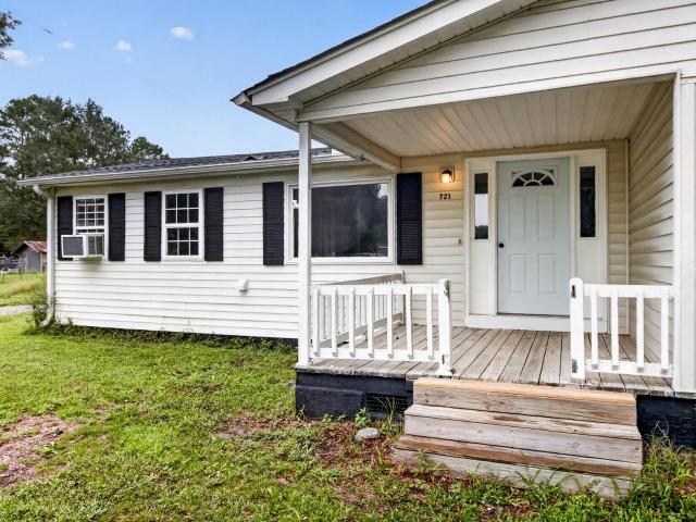 House for sale in Bonneau, Berkeley County