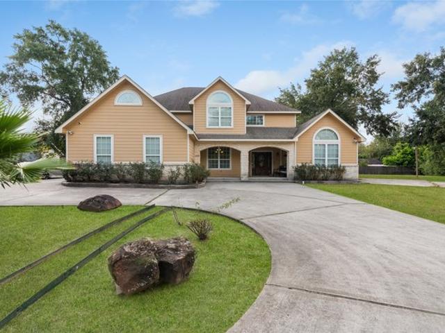 House for sale in Pinehurst, Texas