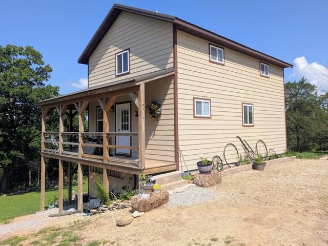 House for sale in Stone, Missouri