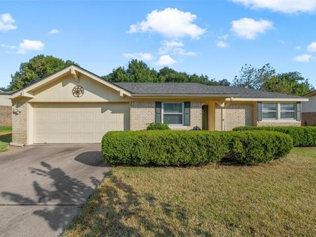 House for sale in Hewitt, Texas