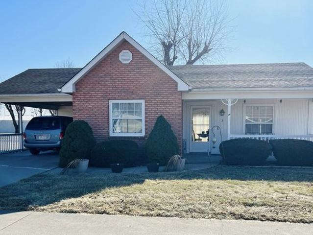 House for sale in Shelbina, Missouri