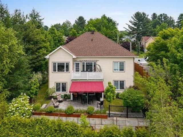 House for sale in Magog