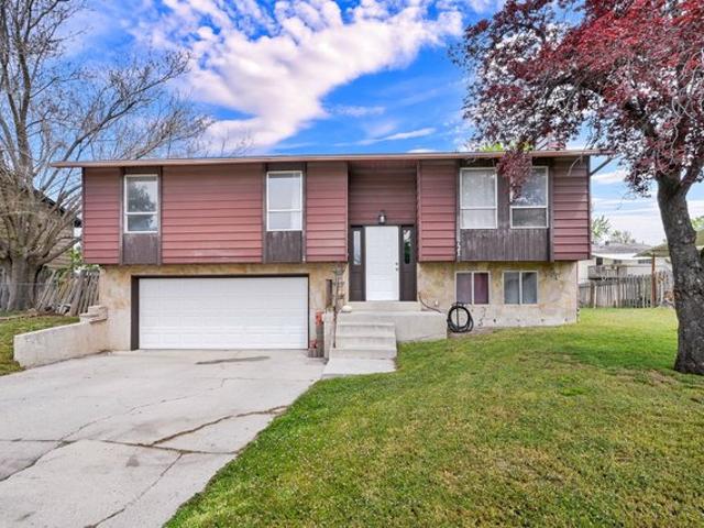 House for sale in Clearfield, Utah