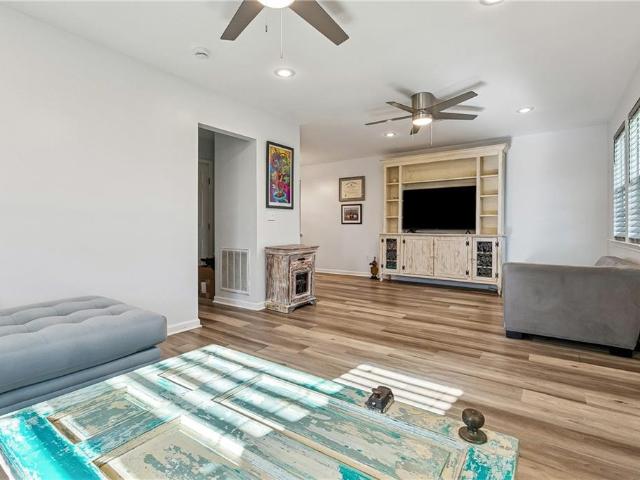 House for sale in Saint Claude Heights, Arabi