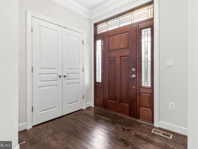 House for sale in Crestwood Manor, Annandale