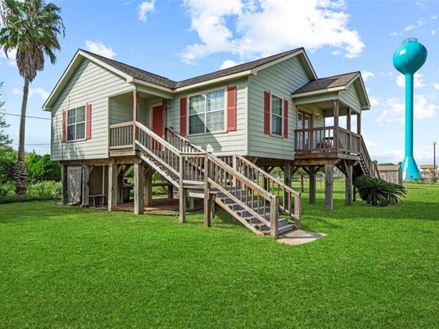 House for sale in Hitchcock, Texas