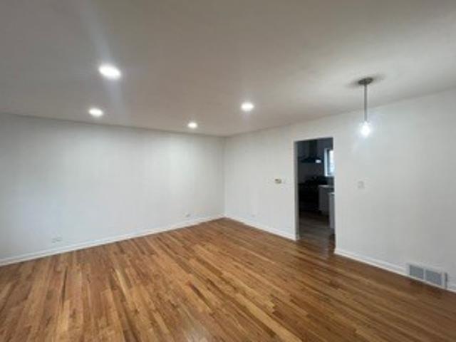 Property for rent in Chicago Park, Illinois
