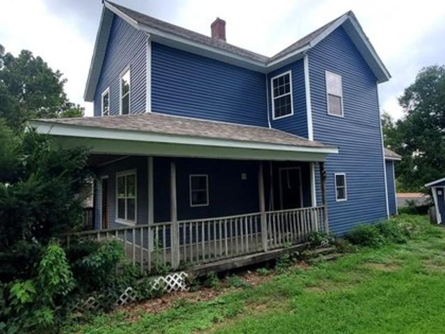 House for sale in Clinton, Iowa