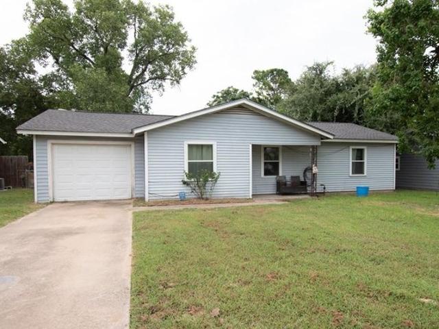 House for sale in Milam, Texas