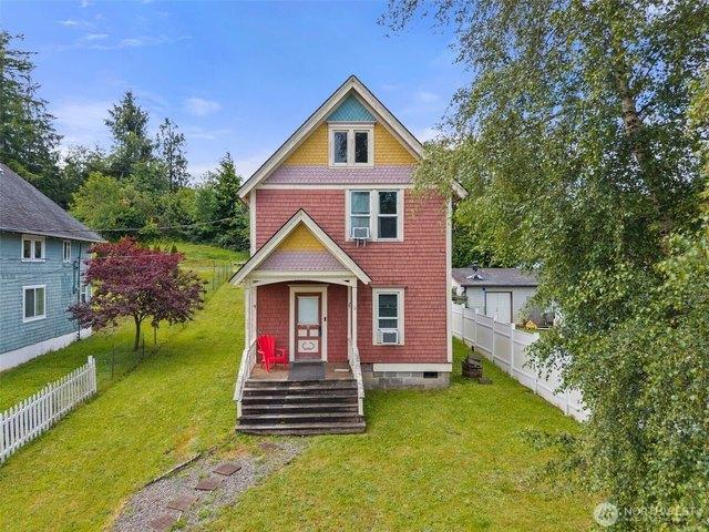 House for sale in South Bend, Washington