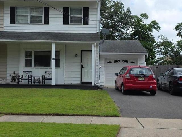 House for sale in Lakehurst