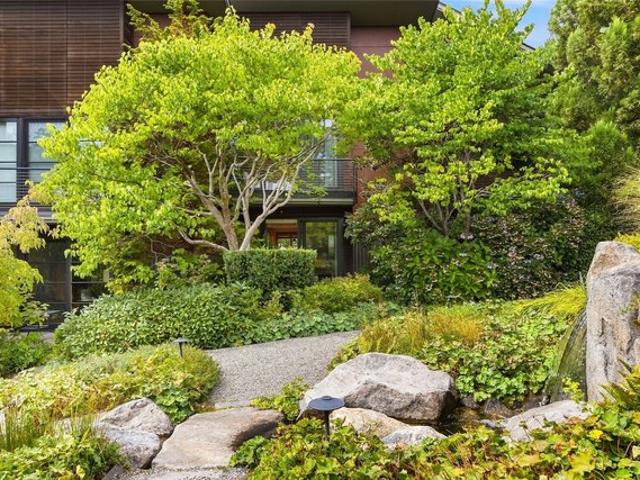 Townhouse for sale in Bainbridge Island, Kitsap County