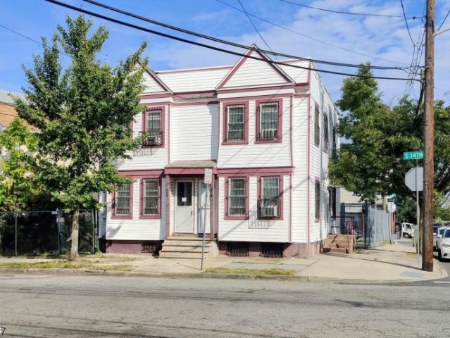 House for sale in Newark, Essex County
