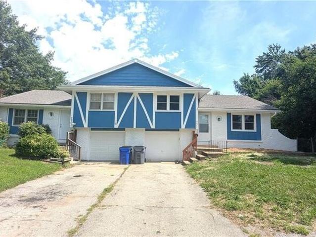 Duplex for sale in Olathe