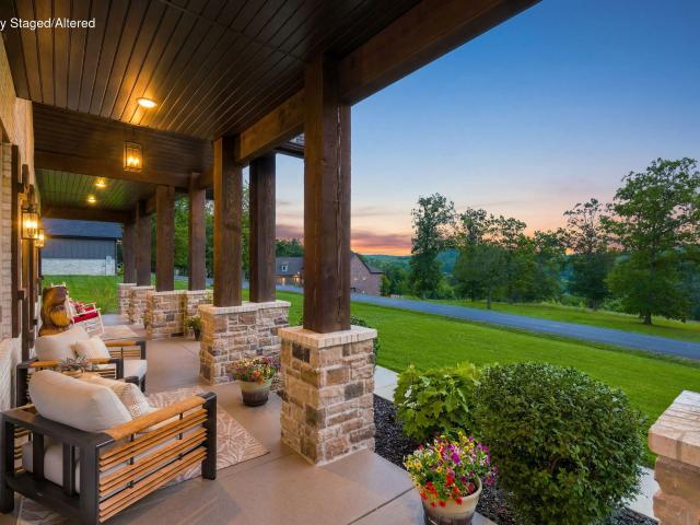 House for sale in Chestnutridge, Missouri