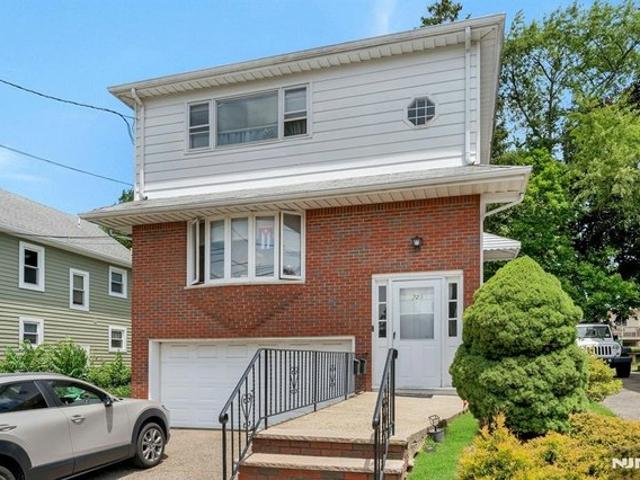 House for sale in Lyndhurst, New Jersey