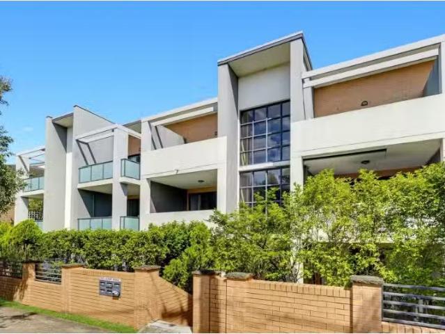 Apartment for rent in Mays Hill, Sydney
