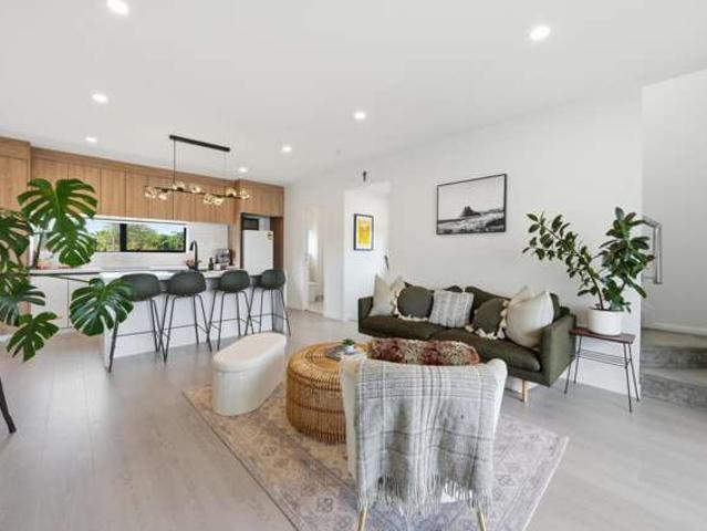 Townhouse for sale in Panmure