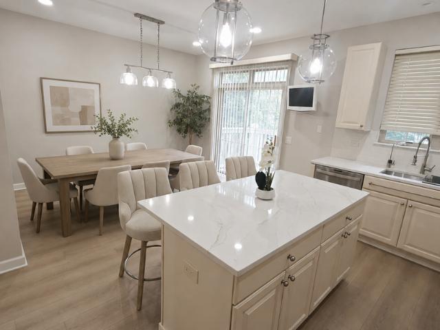 Townhouse for sale in Wheeling, Illinois