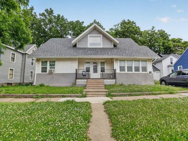 House for sale in Waterloo, Iowa