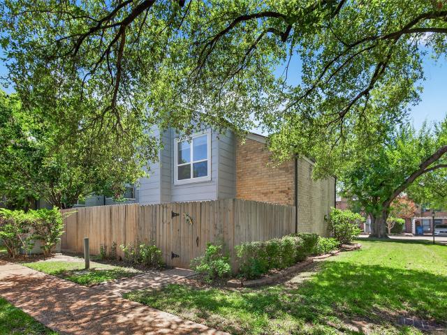 Townhouse for sale in Houston