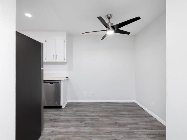 Apartment for rent in Canoga Park, California