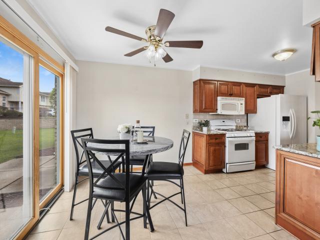 Townhouse for sale in Justice, Illinois