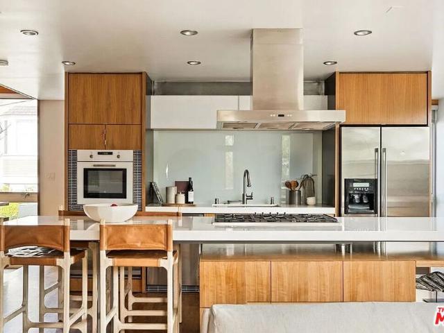 Property for rent in Canoga Park, California