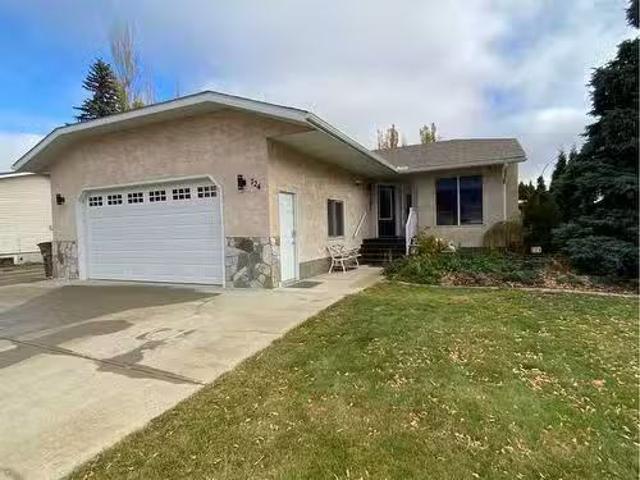 House for sale in Brooks, Alberta