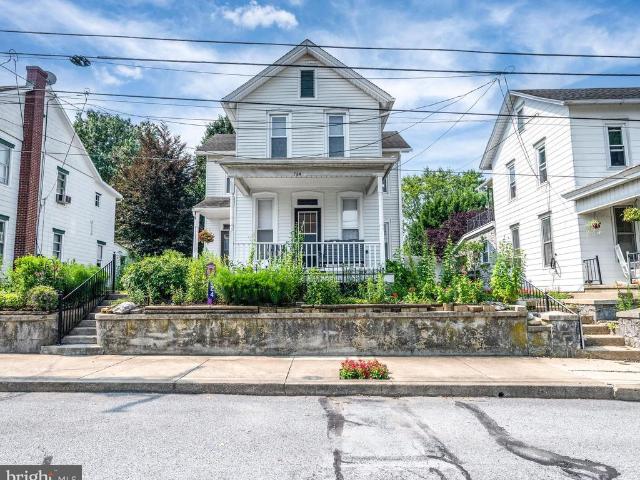 House for sale in Akron, Pennsylvania
