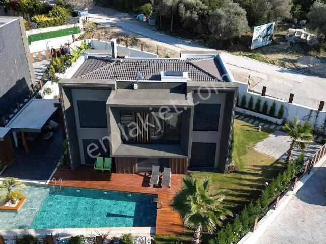 Kuşadasi, Aydin içerisinde satılık Villa