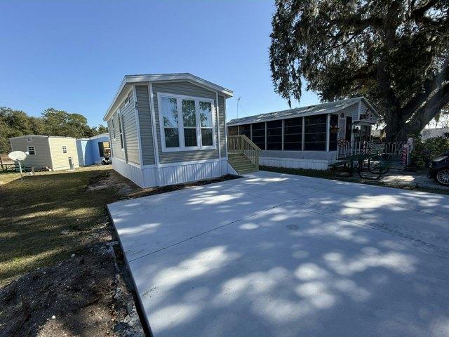 House for sale in Oxford, Florida