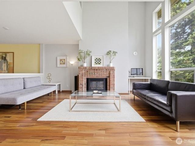 Townhouse for sale in Redmond, Washington