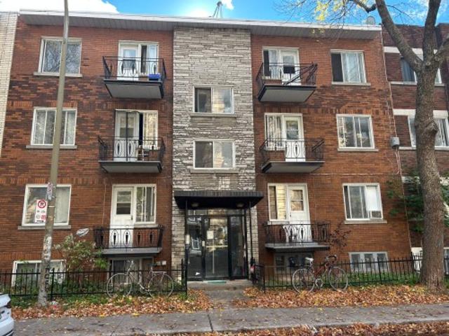Property for rent in Parc-Extension, Montréal