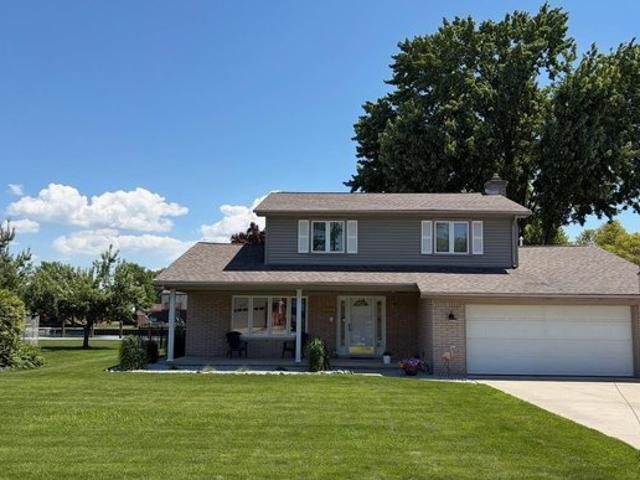 House for sale in Algonac, Michigan