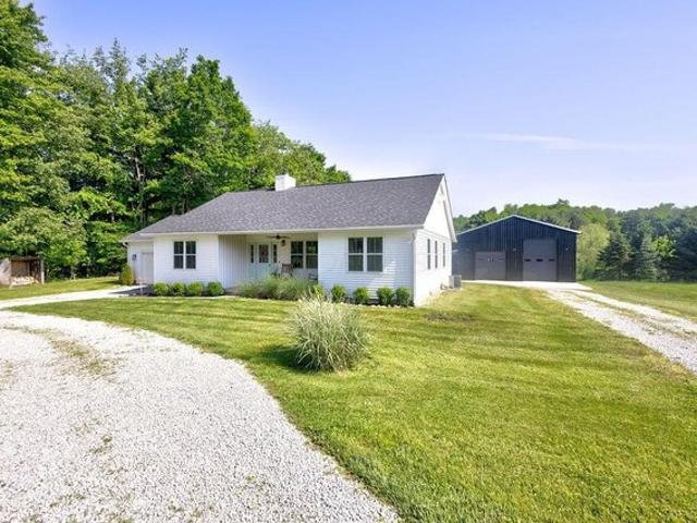 House for sale in Fredericktown, Ohio