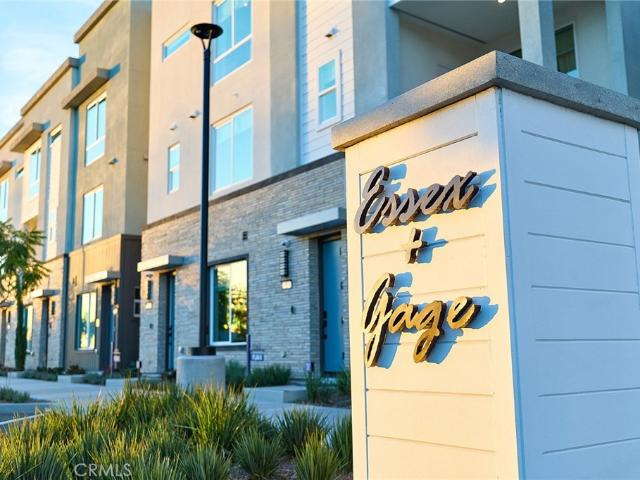 Townhouse for sale in Huntington Beach, California