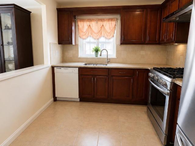 House for sale in Queens, Arverne
