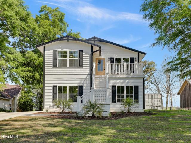 House for sale in Sneads Ferry, North Carolina