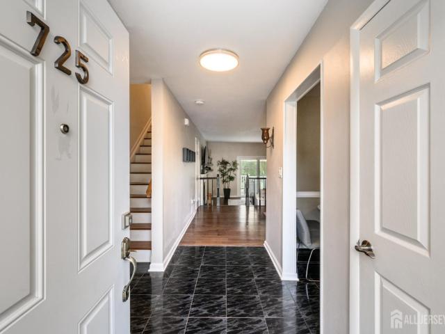 Townhouse for sale in Maiden Woods, Old Bridge Township