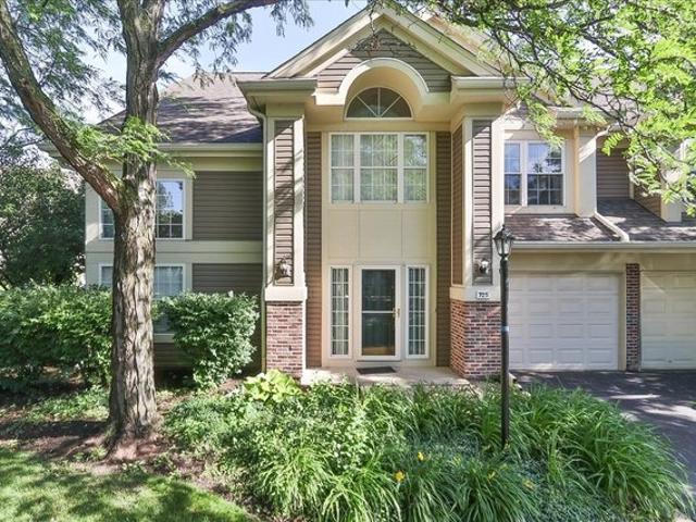 Townhouse for sale in Elk Grove Village, Illinois