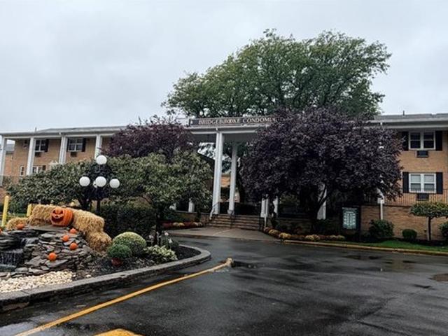 Condo for sale in Belleville, Essex County